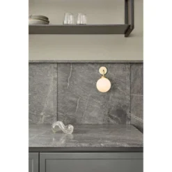 Apiales Wandlamp Brass/Opal - Nuura - Koop Online -Winkel Voor Modeverlichting 5713839002910nuura apiales wall brushed brass opal5