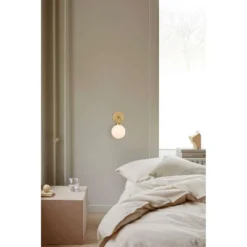 Apiales Wandlamp Brass/Opal - Nuura - Koop Online -Winkel Voor Modeverlichting 5713839002910nuura apiales wall brushed brass opal6