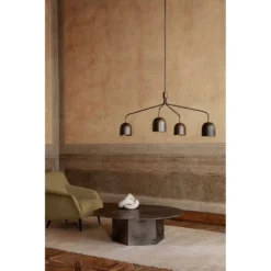 Howard 4 Kroonluchter Long Gunmetal - GUBI - Koop Online -Winkel Voor Modeverlichting 5715010562794howard chandelier 4 arm long gunmetal3