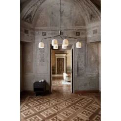 Howard 6 Kroonluchter Bone China - GUBI - Koop Online -Winkel Voor Modeverlichting 5715010562817howard chandelier 6 arm bonechina4