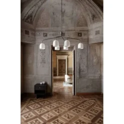 Howard 6 Kroonluchter Bone China - GUBI - Koop Online -Winkel Voor Modeverlichting 5715010562817howard chandelier 6 arm bonechina5