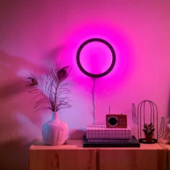 Sana Hue Wandlamp Black Bluetooth White/Color Amb. - Philips Hue - Koop Online 12 Sana Hue Wandlamp Black Bluetooth White/Color Amb. - Philips Hue - Koop Online -Winkel Voor Modeverlichting 8718696174531 sana hue vaeglampe sort bluetooth philips hue5